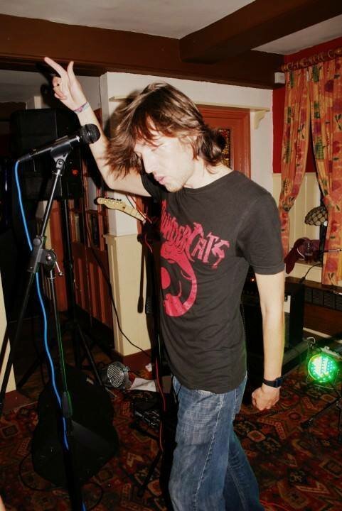 1017405_385764328216822_404525827_n