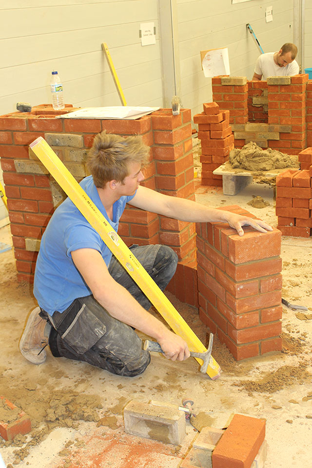 SDC-Gold-Senior-winner-Steven-Tate-competting