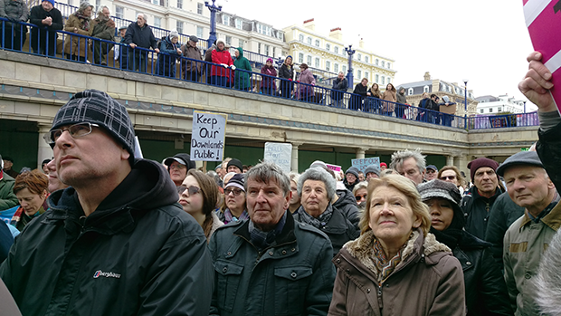 crowd-listening-bandstand